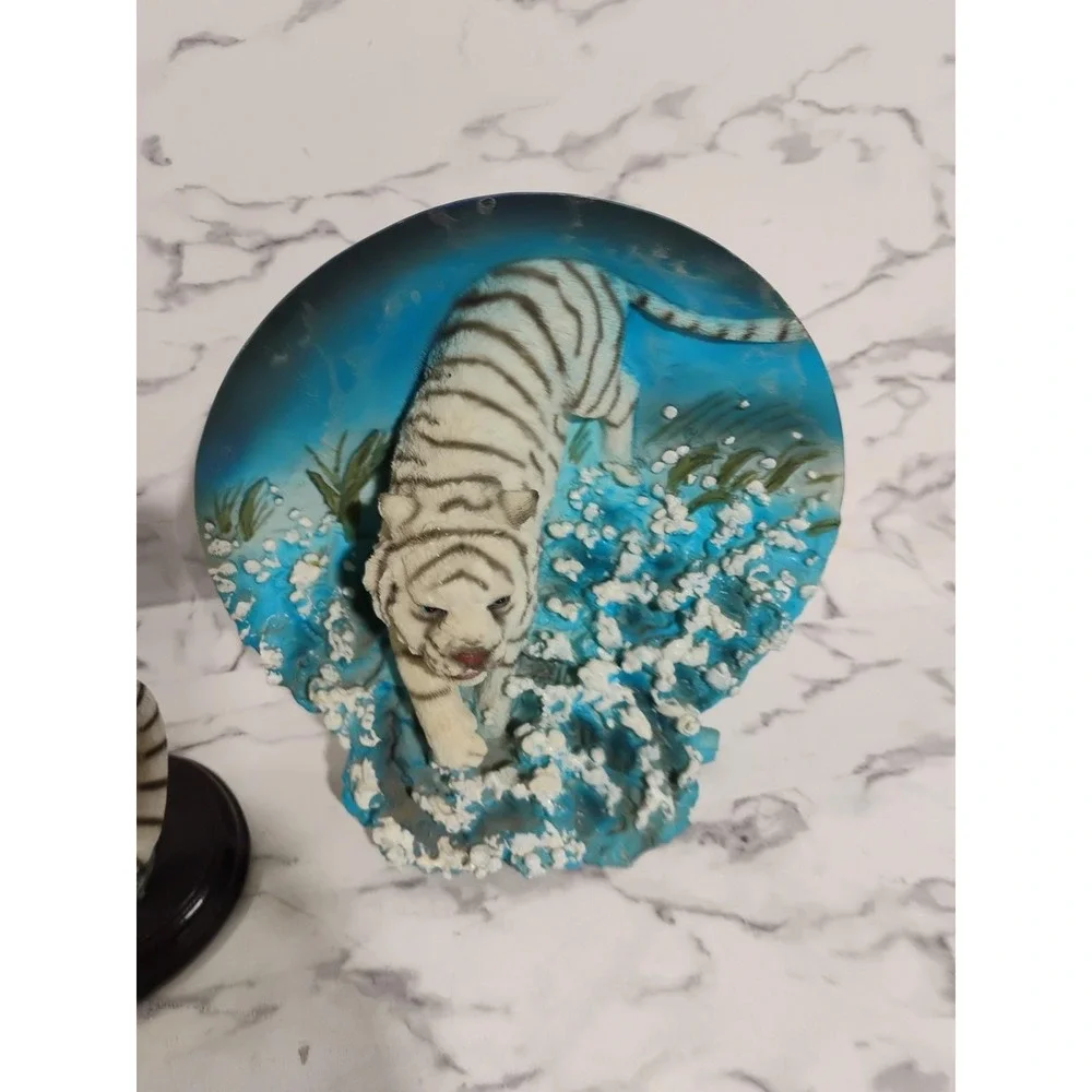 Montefiori White Bengal Tigers~4 , Resin W Wooden Base Collectible Safari Wild